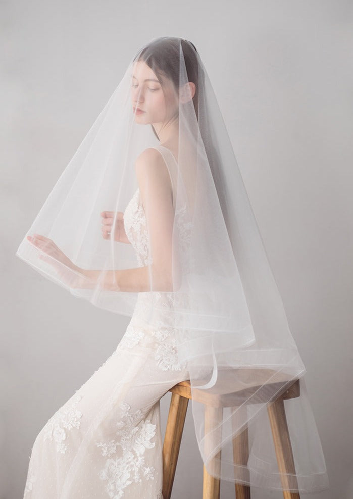 Miranda  Minimalist Clip Short Veil – Sissily Designs