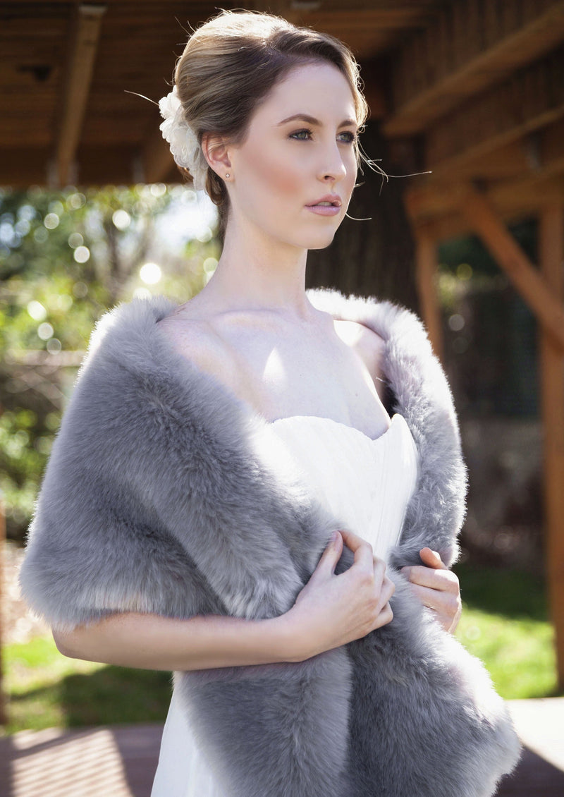 Gray Fur Shawl (Lilian Gry01) – Sissily Designs