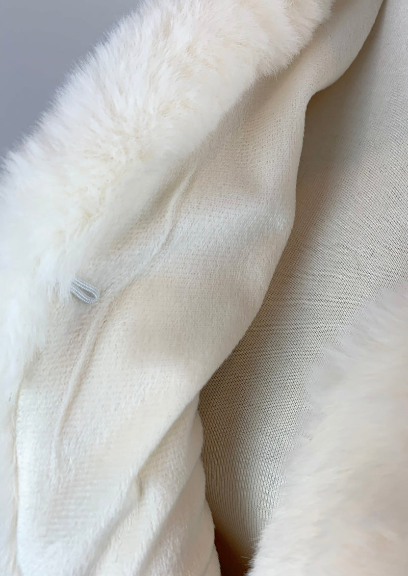 Ivory Faux Fur Bridal Cape (Georgina Ivy05) – Sissily Designs