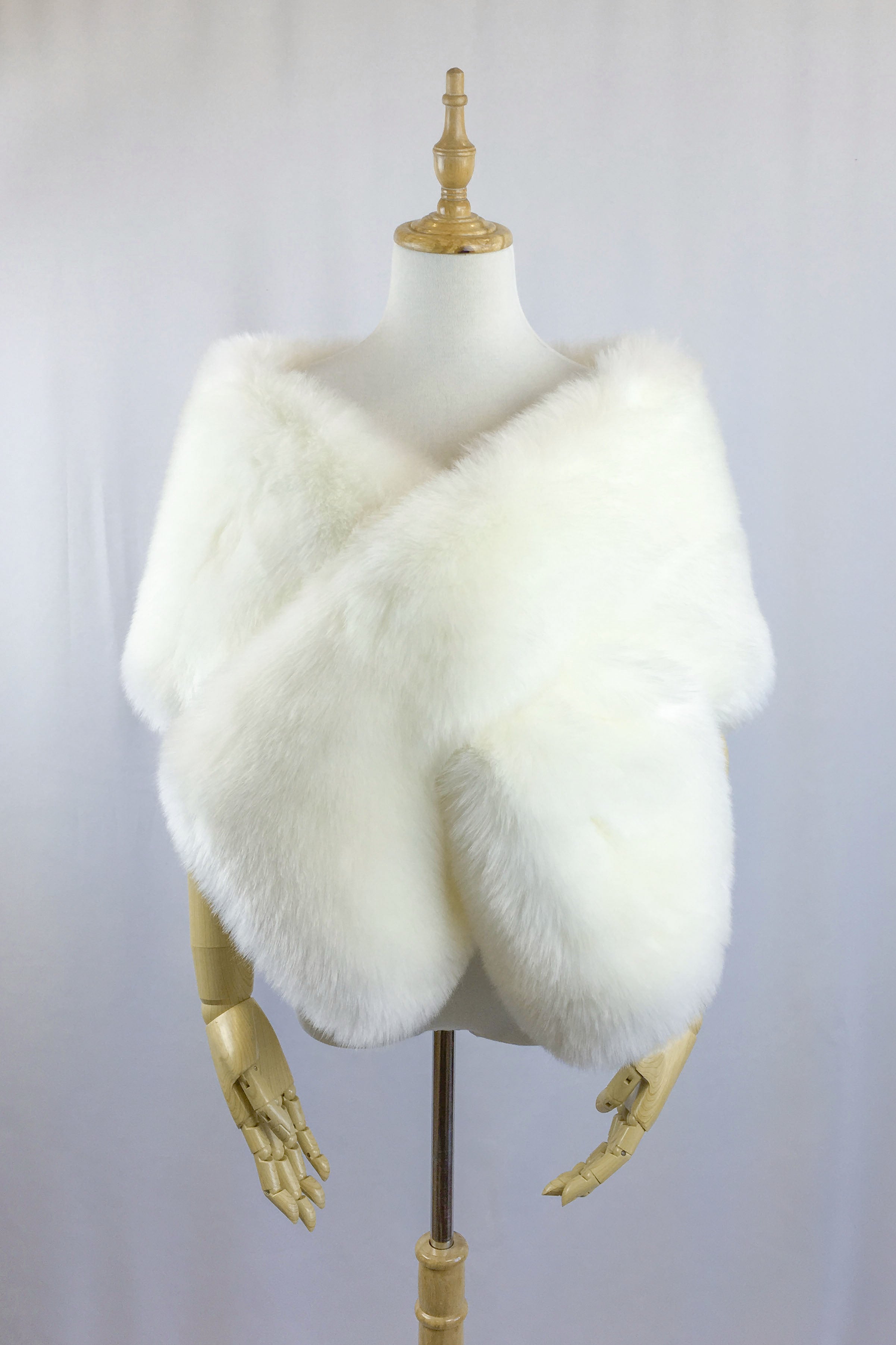 Ivory White Fur Shawl (Lilian Wht01) – Sissily Designs