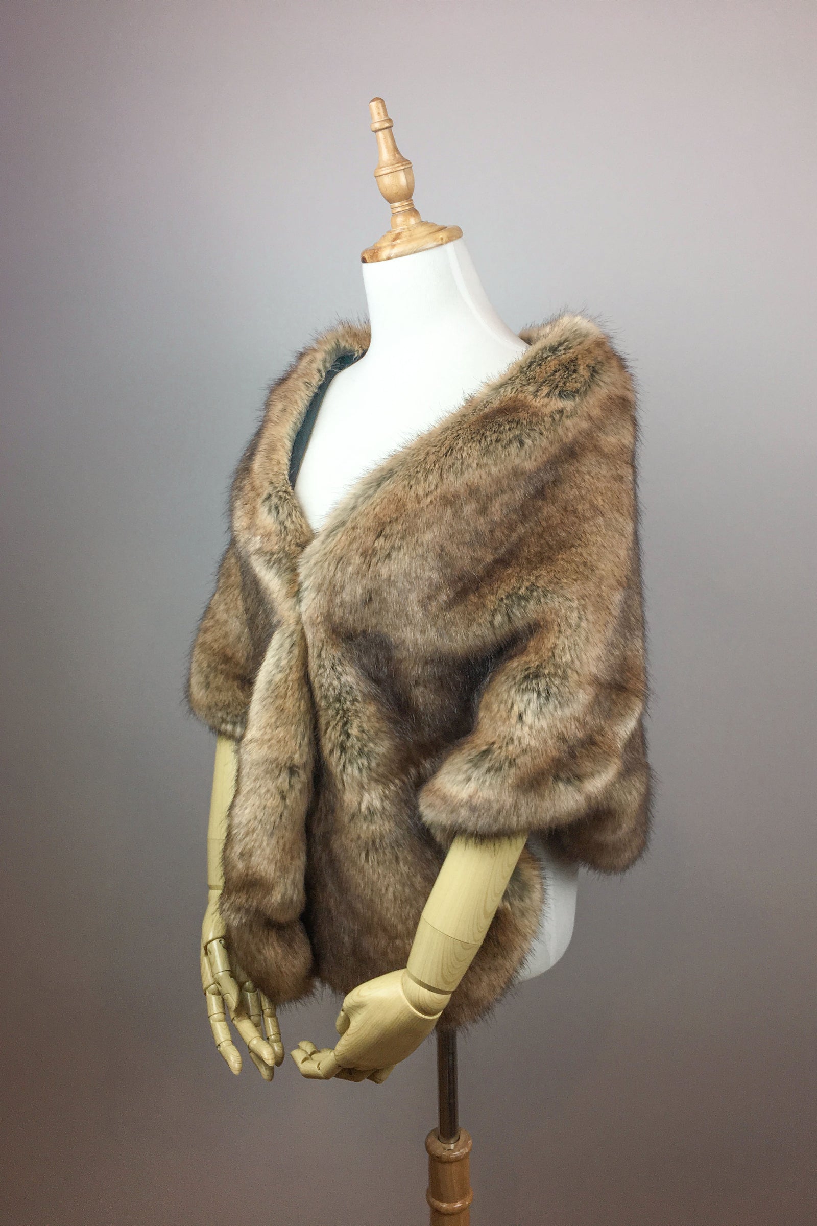 Tamo Designs Wild Feathers Brown Fox Faux Fur Stole With cheapest Chains OS